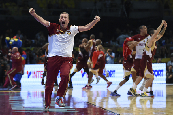 MEXICO CITY, MEXICO - September 9, 2015- Canada vs Venezuela during the 2015 FIBA Americas Championship at the Palacio de los Deportes. (photo: Etzel Espinosa/Imago7/FIBA Americas)